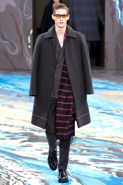 Look 7